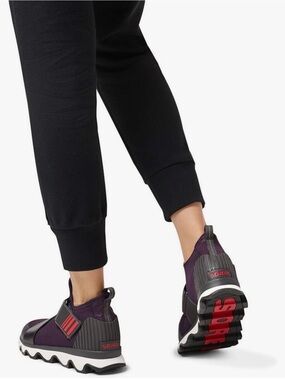 Sorel Women’s Purple and Black Slip-On Chunky Gorpcore waterproof sneakers, 6.5